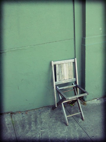 a picture called green chair  Small  should be here...